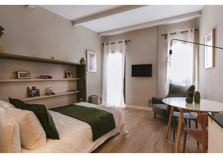 Dom do wynajęcia - Carrer de Freixures Barcelona, Hiszpania, 30 m², 1448 USD (5602 PLN), NET-90237219