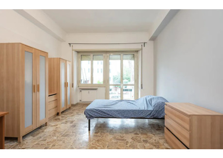 Mieszkanie do wynajęcia - Viale Tirreno Rome, Włochy, 120 m², 665 USD (2546 PLN), NET-90237485