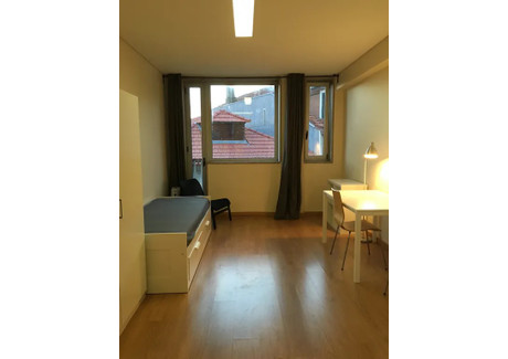 Mieszkanie do wynajęcia - Rua das Oliveiras Porto, Portugalia, 25 m², 1005 USD (3851 PLN), NET-90237807