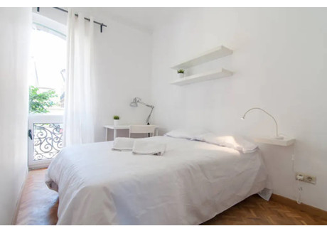 Mieszkanie do wynajęcia - Carrer de Balmes Barcelona, Hiszpania, 150 m², 930 USD (3645 PLN), NET-90238986