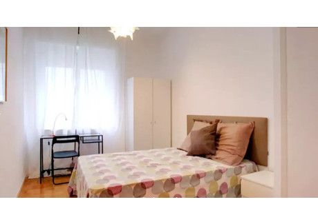 Mieszkanie do wynajęcia - Paseo de la Castellana Madrid, Hiszpania, 250 m², 703 USD (2784 PLN), NET-90239802