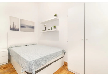 Mieszkanie do wynajęcia - Carrer de Balmes Barcelona, Hiszpania, 250 m², 703 USD (2747 PLN), NET-90239847