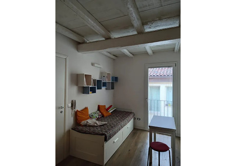 Mieszkanie do wynajęcia - Via Santo Stefano Bologna, Włochy, 25 m², 1299 USD (5183 PLN), NET-90230442