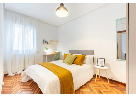 Mieszkanie do wynajęcia - Pasaje de la Moraleja de Enmedio Madrid, Hiszpania, 110 m², 536 USD (2161 PLN), NET-90230947