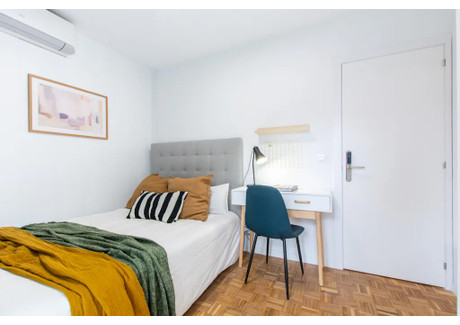 Mieszkanie do wynajęcia - Calle del Pez Austral Madrid, Hiszpania, 170 m², 707 USD (2787 PLN), NET-90231021