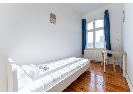 Mieszkanie do wynajęcia - Kantstraße Berlin, Niemcy, 71 m², 735 USD (2961 PLN), NET-90232159