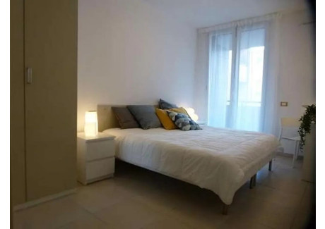 Mieszkanie do wynajęcia - Via Donato Creti Bologna, Włochy, 70 m², 911 USD (3589 PLN), NET-90232352