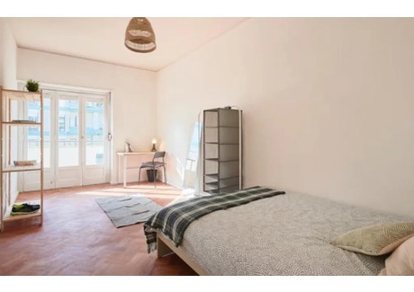 Mieszkanie do wynajęcia - Rua Tristão Vaz Lisbon, Portugalia, 18 m², 728 USD (2977 PLN), NET-90233583