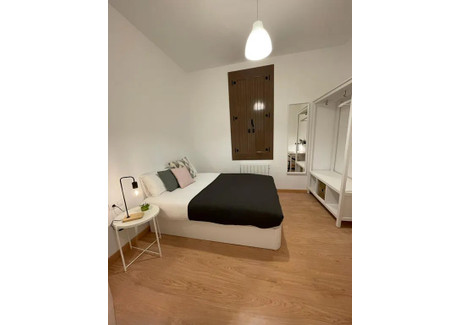 Mieszkanie do wynajęcia - Carrer Nou de la Rambla Barcelona, Hiszpania, 142 m², 628 USD (2473 PLN), NET-90233996