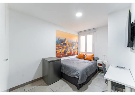 Mieszkanie do wynajęcia - Calle del Arenal Madrid, Hiszpania, 450 m², 804 USD (3242 PLN), NET-90244940
