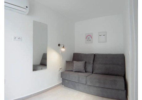 Mieszkanie do wynajęcia - Calle Rodrigo Uhagón Madrid, Hiszpania, 18 m², 773 USD (2966 PLN), NET-90246864