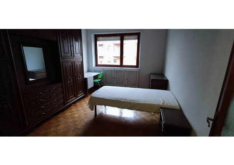 Mieszkanie do wynajęcia - Via Podgora Turin, Włochy, 78 m², 468 USD (1903 PLN), NET-90249169