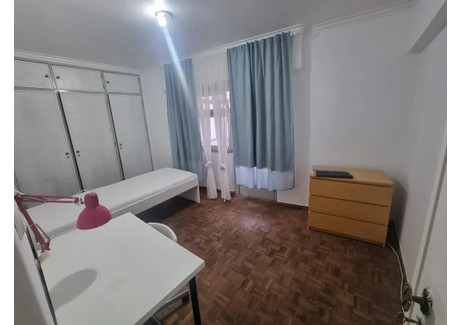 Mieszkanie do wynajęcia - Rua Padre António Vieira Odivelas, Portugalia, 80 m², 471 USD (1926 PLN), NET-90241676