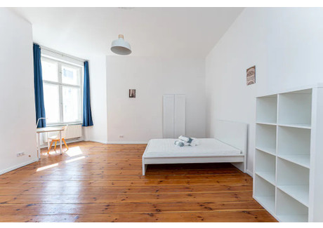 Mieszkanie do wynajęcia - Bornholmer Straße Berlin, Niemcy, 81 m², 728 USD (2794 PLN), NET-90242394