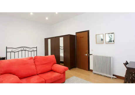 Mieszkanie do wynajęcia - Calle de Santa Engracia Madrid, Hiszpania, 270 m², 838 USD (3503 PLN), NET-90243195