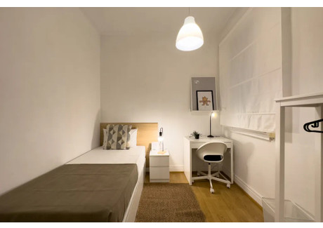 Mieszkanie do wynajęcia - Carrer de Descartes Barcelona, Hiszpania, 110 m², 608 USD (2540 PLN), NET-90243715