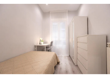 Mieszkanie do wynajęcia - Calle de Guzmán el Bueno Madrid, Hiszpania, 125 m², 591 USD (2382 PLN), NET-90251452