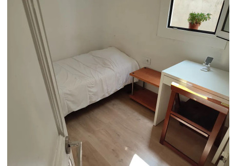 Mieszkanie do wynajęcia - Carrer de Rabassa Barcelona, Hiszpania, 70 m², 439 USD (1716 PLN), NET-90543115