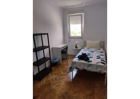 Mieszkanie do wynajęcia - Rua Cidade de Porto Alexandre Lisbon, Portugalia, 68 m², 393 USD (1632 PLN), NET-90709067