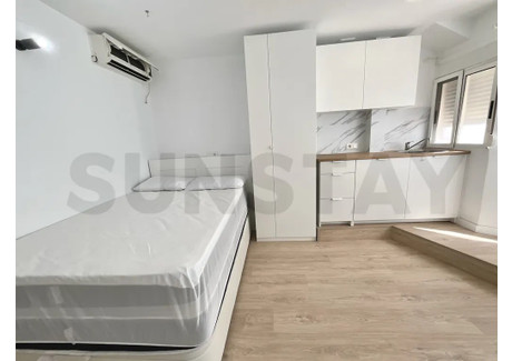 Mieszkanie do wynajęcia - Calle Jerónimo de Montsoriu Valencia, Hiszpania, 20 m², 886 USD (3702 PLN), NET-90743047