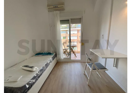 Mieszkanie do wynajęcia - Calle Jerónimo de Montsoriu Valencia, Hiszpania, 20 m², 738 USD (3019 PLN), NET-90743049