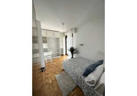 Mieszkanie do wynajęcia - Calle de Marcelo Usera Madrid, Hiszpania, 170 m², 605 USD (2384 PLN), NET-90758719