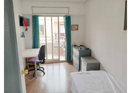 Mieszkanie do wynajęcia - Carrer de Ramon Marquet Valencia, Hiszpania, 110 m², 438 USD (1819 PLN), NET-90782824