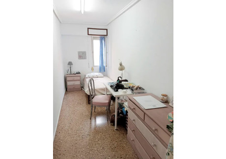 Mieszkanie do wynajęcia - Carrer de Ramon Marquet Valencia, Hiszpania, 110 m², 445 USD (1862 PLN), NET-90782823