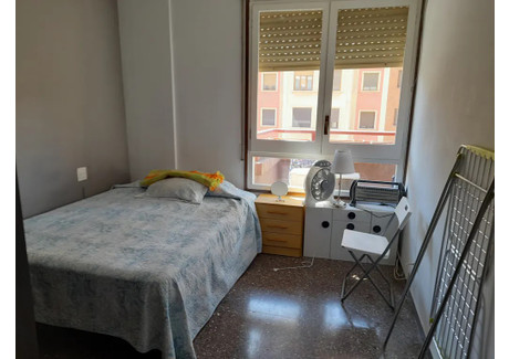 Mieszkanie do wynajęcia - Carrer de Pi i Margall Barcelona, Hiszpania, 85 m², 490 USD (1895 PLN), NET-91496719