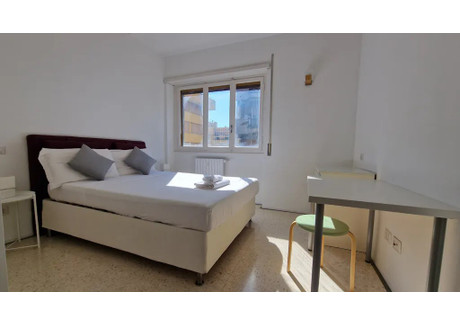Mieszkanie do wynajęcia - Circonvallazione Ostiense Rome, Włochy, 75 m², 2326 USD (9374 PLN), NET-91496848