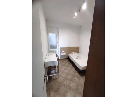 Mieszkanie do wynajęcia - Carrer dels Alts Forns Barcelona, Hiszpania, 95 m², 594 USD (2434 PLN), NET-91546368