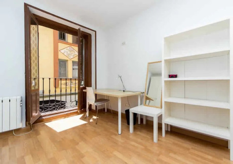 Mieszkanie do wynajęcia - Calle de Embajadores Madrid, Hiszpania, 150 m², 681 USD (2682 PLN), NET-91642586
