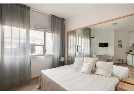Mieszkanie do wynajęcia - Carrer de Berlín Barcelona, Hiszpania, 25 m², 1075 USD (4236 PLN), NET-91959563