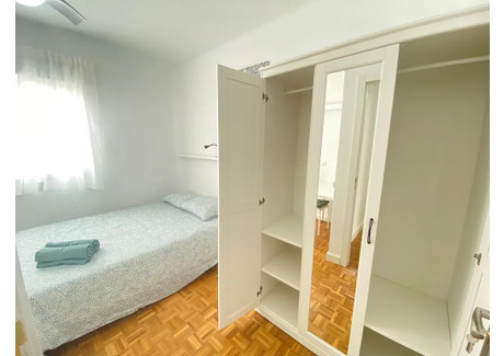 Mieszkanie do wynajęcia - Calle de Nuestra Señora del Perpetuo Socorro Madrid, Hiszpania, 110 m², 644 USD (2593 PLN), NET-92106958