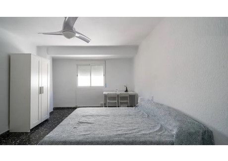 Mieszkanie do wynajęcia - Carrer Germans Villalonga Valencia, Hiszpania, 95 m², 439 USD (1716 PLN), NET-92136635