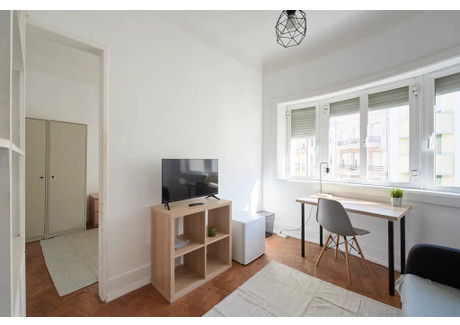 Mieszkanie do wynajęcia - Rua do Forno do Tijolo Lisbon, Portugalia, 15 m², 825 USD (3382 PLN), NET-92136792