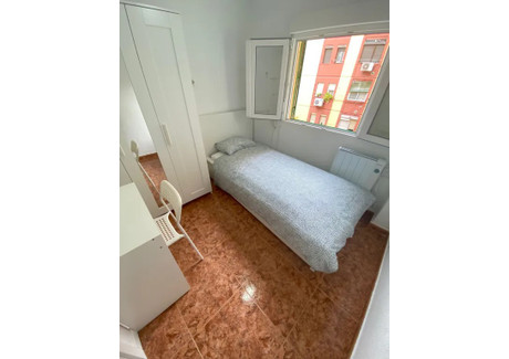 Mieszkanie do wynajęcia - Calle de López Grass Madrid, Hiszpania, 60 m², 433 USD (1714 PLN), NET-92760934