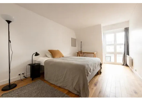 Mieszkanie do wynajęcia - Villa des Charmilles Paris, Francja, 242 m², 1474 USD (5806 PLN), NET-92943435