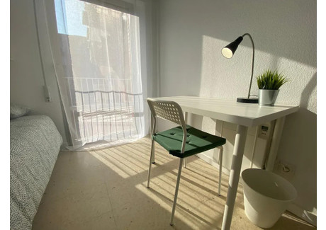 Mieszkanie do wynajęcia - Calle de las Marismas Madrid, Hiszpania, 110 m², 454 USD (1788 PLN), NET-93389585