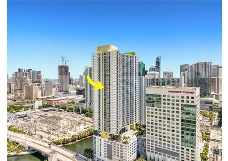 Dom na sprzedaż - 185 SW 7th St Miami, Usa, 53,88 m², 365 000 USD (1 401 600 PLN), NET-98114343