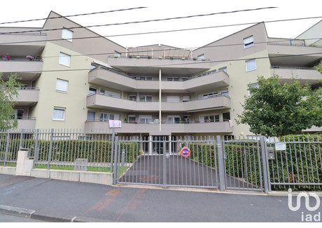 Mieszkanie na sprzedaż - Clermont-Ferrand, Francja, 62 m², 163 347 USD (640 319 PLN), NET-100381135