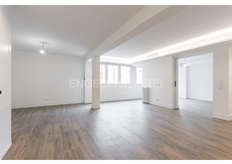 Mieszkanie do wynajęcia - Madrid, Hiszpania, 217 m², 3876 USD (16 200 PLN), NET-101410044