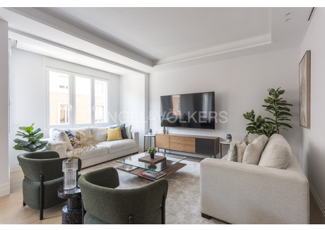 Mieszkanie na sprzedaż - Madrid, Hiszpania, 249 m², 2 746 165 USD (11 259 275 PLN), NET-102744132