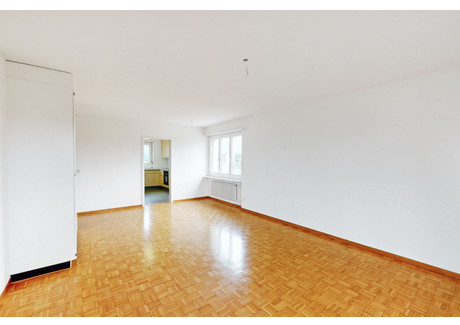 Mieszkanie do wynajęcia - Sonnenbergstrasse Niederglatt Zh, Szwajcaria, 77 m², 1824 USD (7480 PLN), NET-102975290