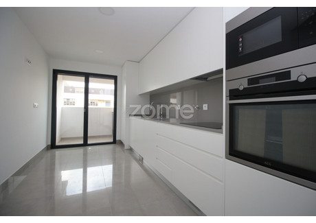 Mieszkanie na sprzedaż - Loures, Portugalia, 130 m², 566 307 USD (2 219 923 PLN), NET-92832803