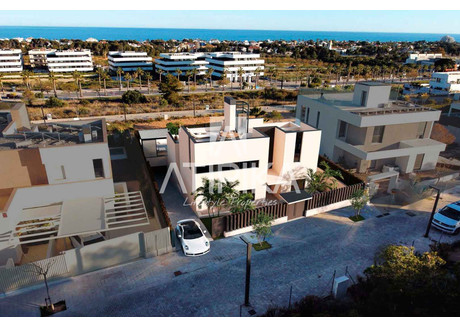 Dom na sprzedaż - La Plana Sitges, Hiszpania, 562 m², 3 041 232 USD (12 438 640 PLN), NET-100561870