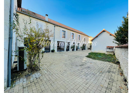 Dom na sprzedaż - Poitiers, Francja, 335 m², 764 683 USD (3 127 554 PLN), NET-97329798