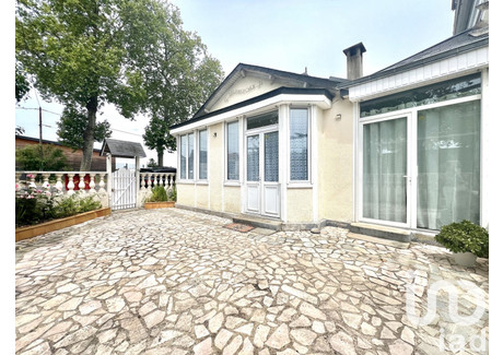 Dom na sprzedaż - La Flèche, Francja, 167 m², 163 018 USD (656 963 PLN), NET-98339843