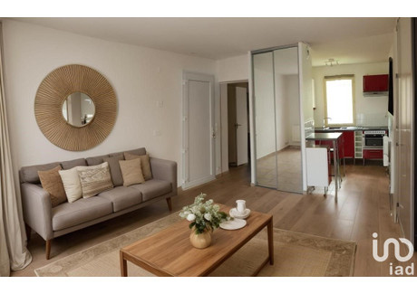 Mieszkanie na sprzedaż - Mennecy, Francja, 26 m², 101 598 USD (400 295 PLN), NET-97050755
