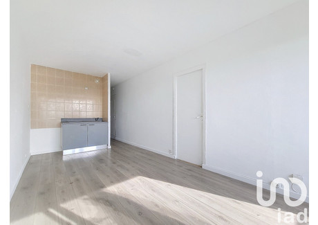 Mieszkanie na sprzedaż - Grigny, Francja, 30 m², 77 818 USD (319 052 PLN), NET-101431187